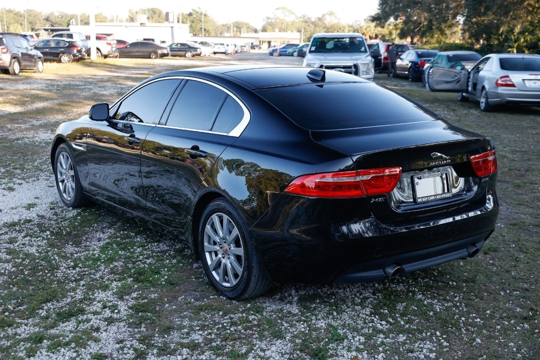 2019 Jaguar XE - Image 5 of 12