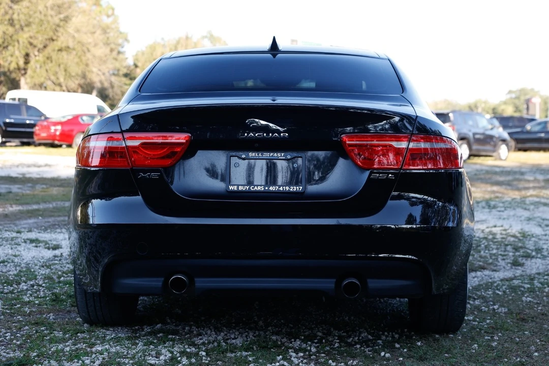 2019 Jaguar XE - Image 7 of 12