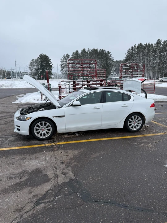 2019 Jaguar XE - Image 2 of 21