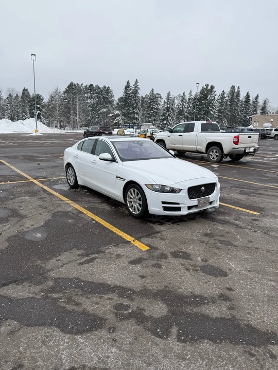 2019 Jaguar XE - Image 6 of 21