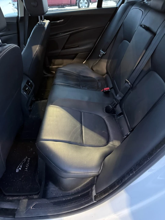2019 Jaguar XE - Image 17 of 21