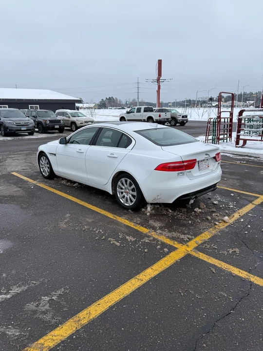 2019 Jaguar XE - Image 3 of 21
