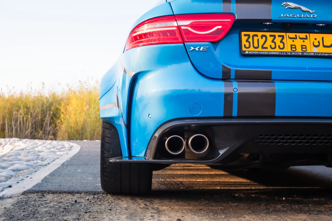 2019 Jaguar XE - Image 16 of 28