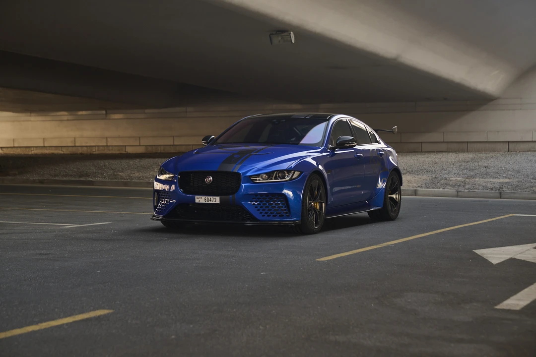 2019 Jaguar XE - Image 22 of 31