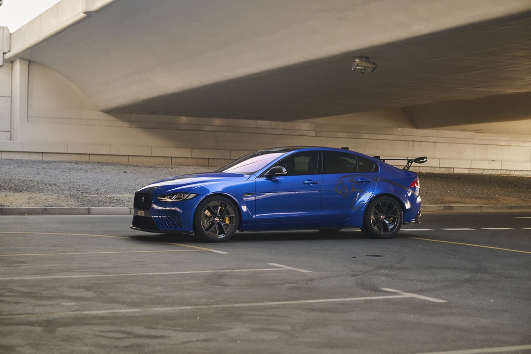 2019 Jaguar XE - Image 26 of 31