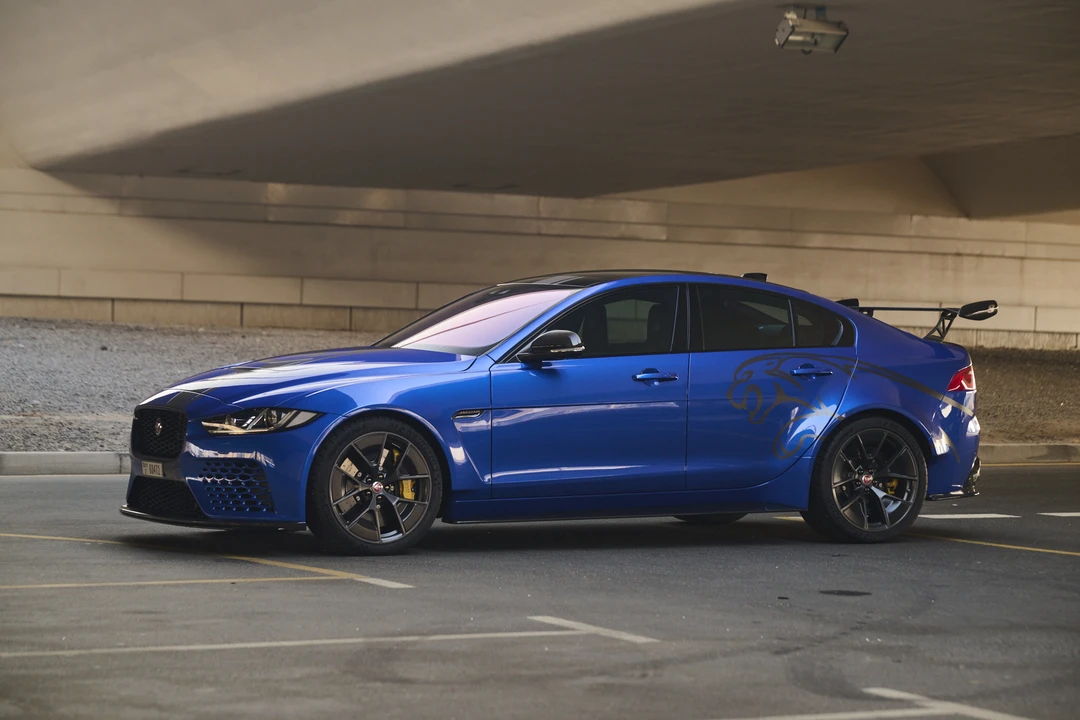 2019 Jaguar XE - Image 20 of 31