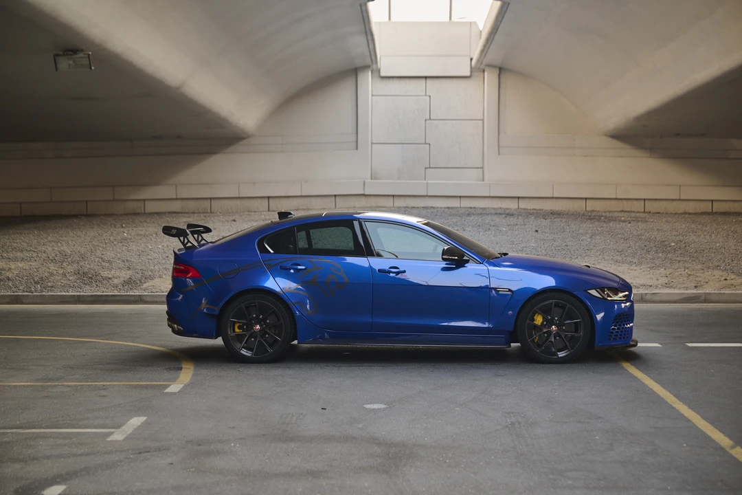 2019 Jaguar XE - Image 30 of 31