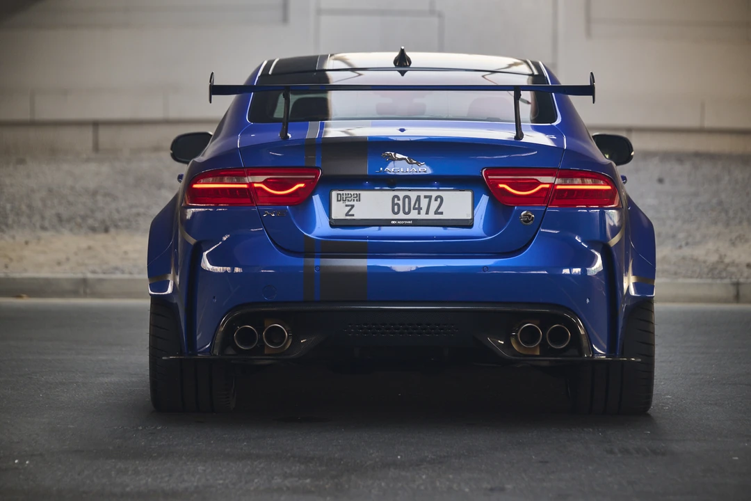 2019 Jaguar XE - Image 14 of 31