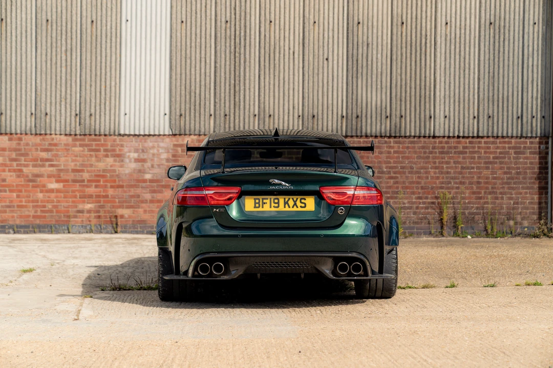 2019 Jaguar XE - Image 6 of 31