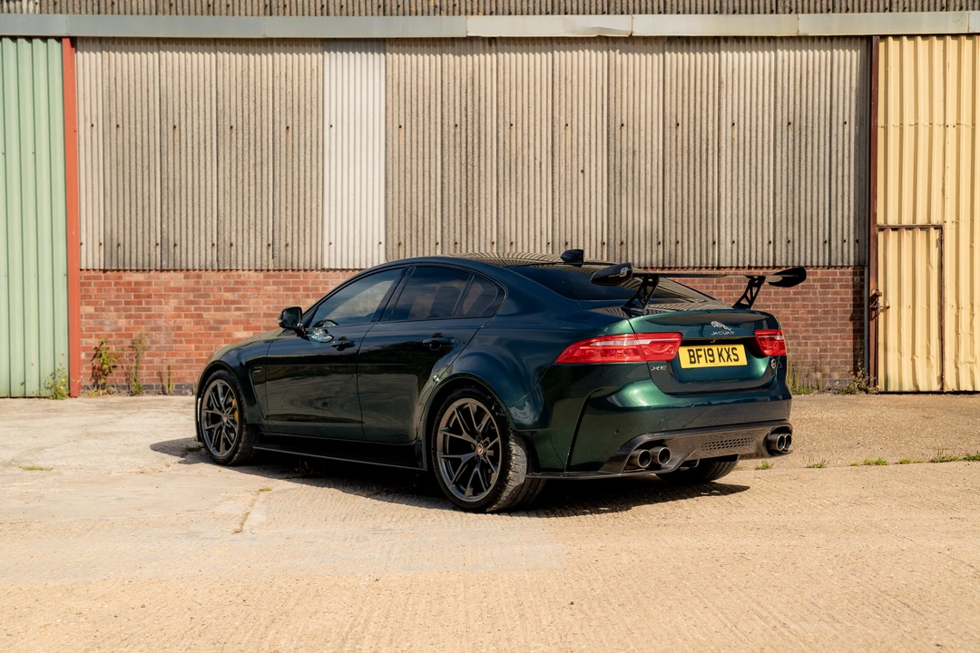 2019 Jaguar XE - Image 5 of 31