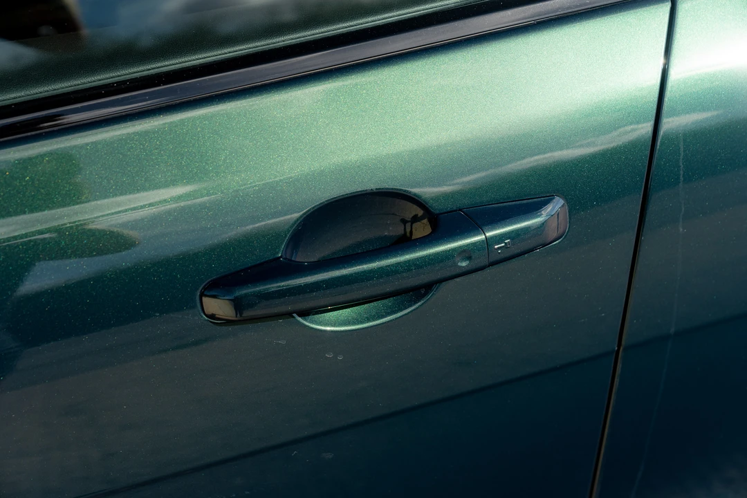 2019 Jaguar XE - Image 23 of 31