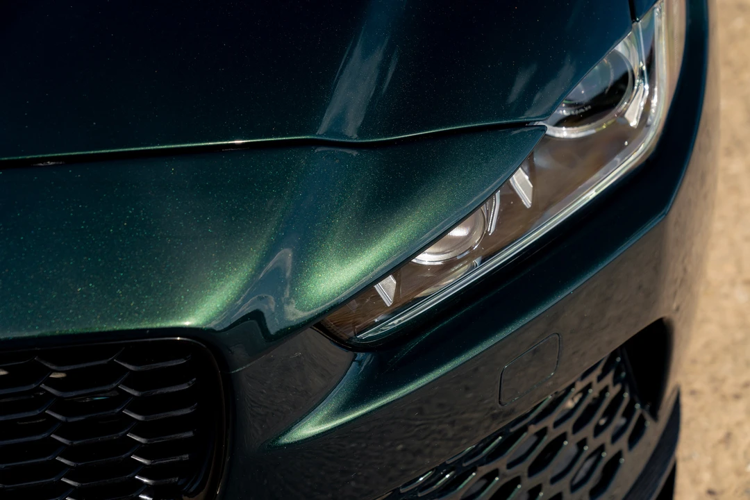 2019 Jaguar XE - Image 26 of 31