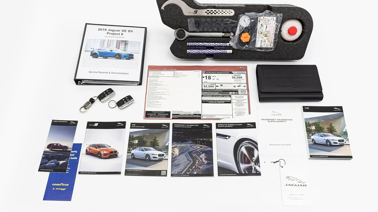 2019 Jaguar XE - Image 30 of 31