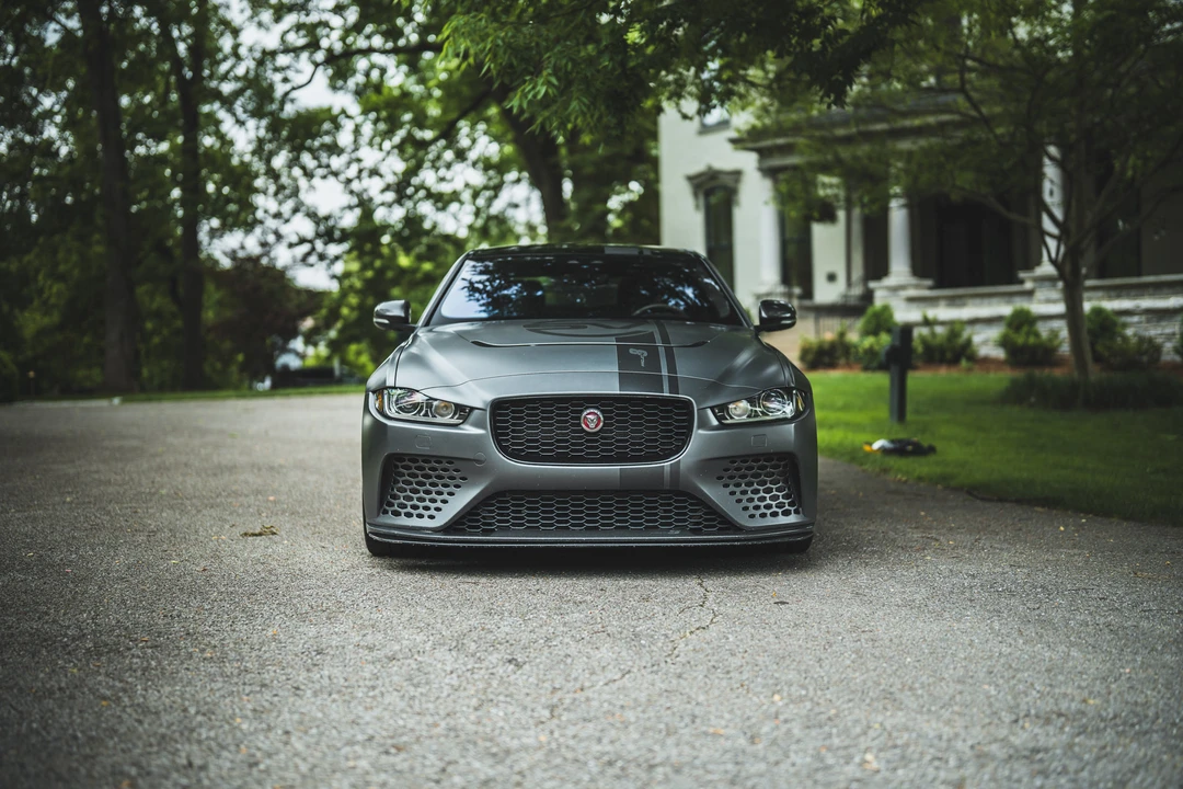 2019 Jaguar XE - Image 3 of 31