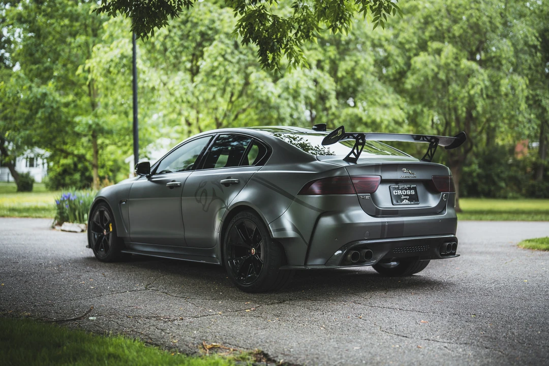 2019 Jaguar XE - Image 10 of 31