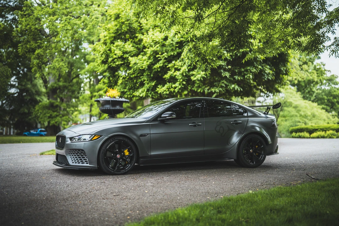 2019 Jaguar XE - Image 12 of 31