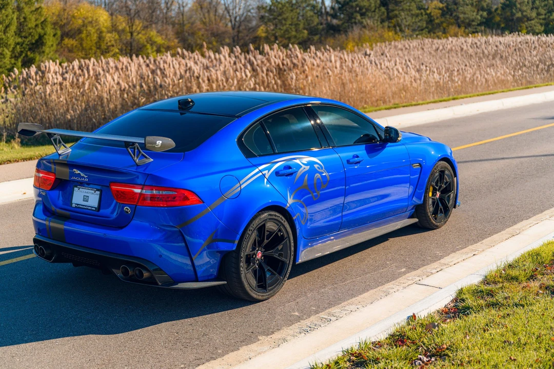 2019 Jaguar XE - Image 27 of 31