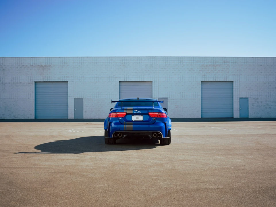 2019 Jaguar XE - Image 31 of 31