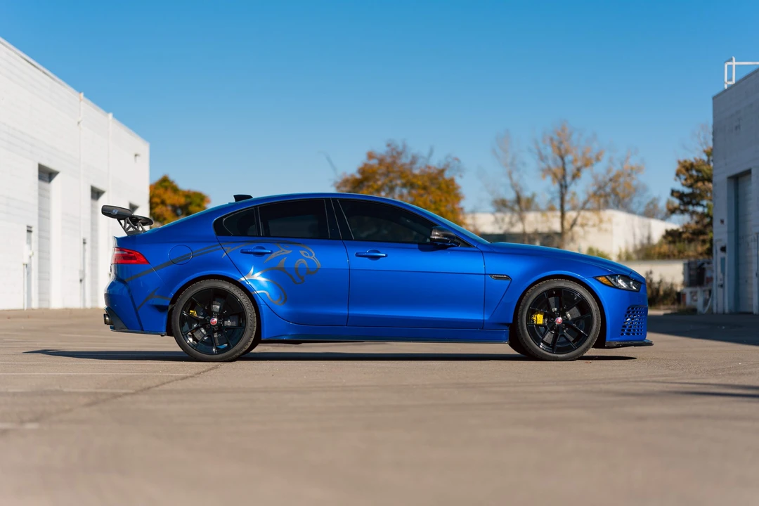 2019 Jaguar XE - Image 3 of 31