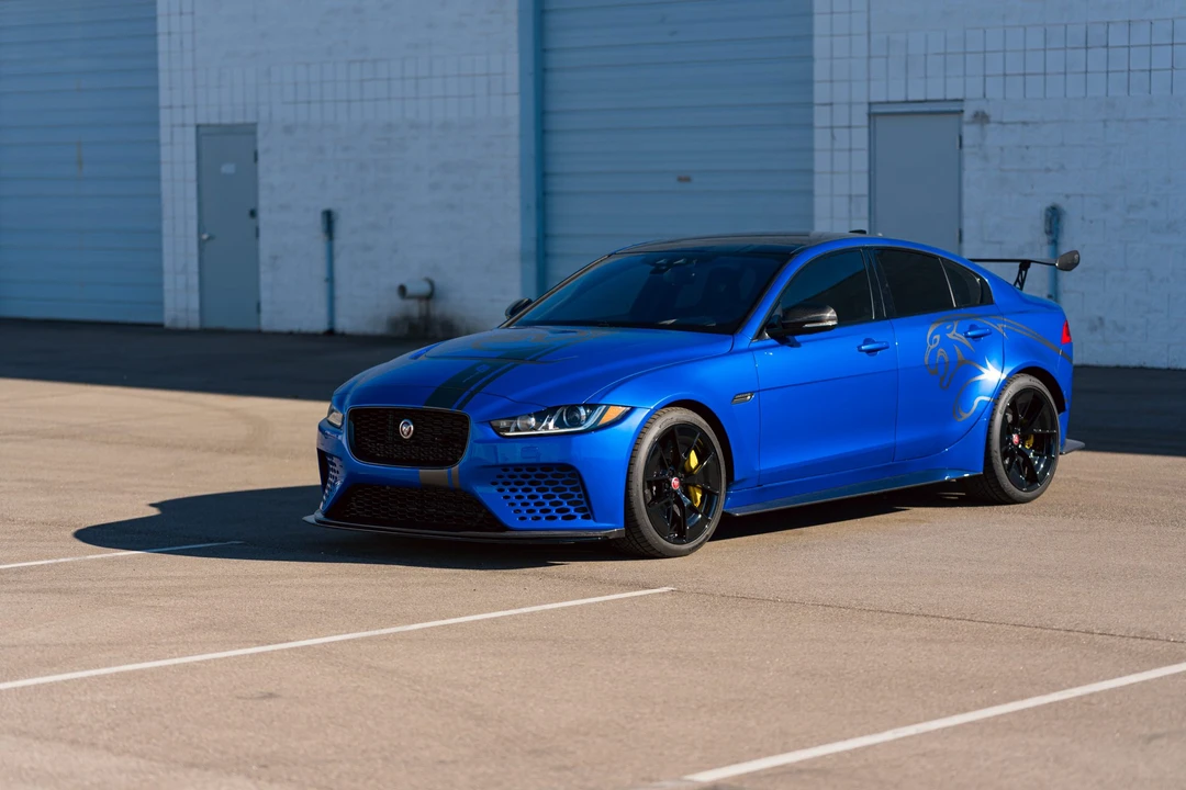 2019 Jaguar XE - Image 12 of 31
