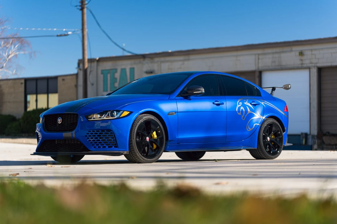 2019 Jaguar XE - Image 8 of 31