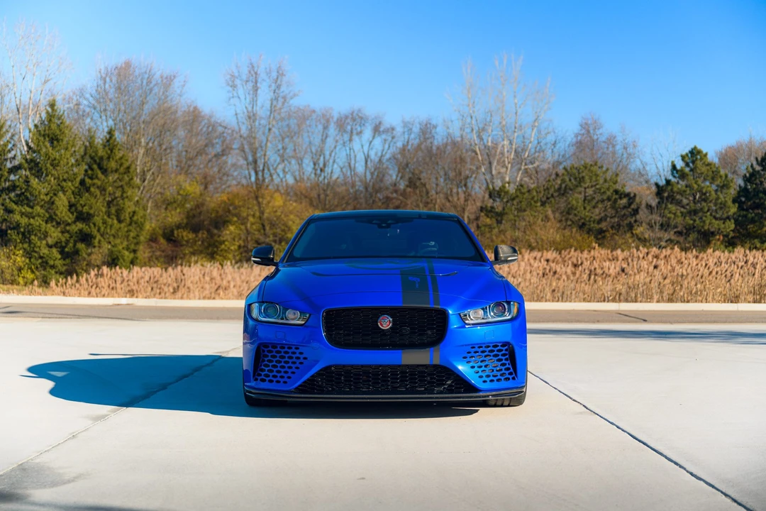2019 Jaguar XE - Image 13 of 31