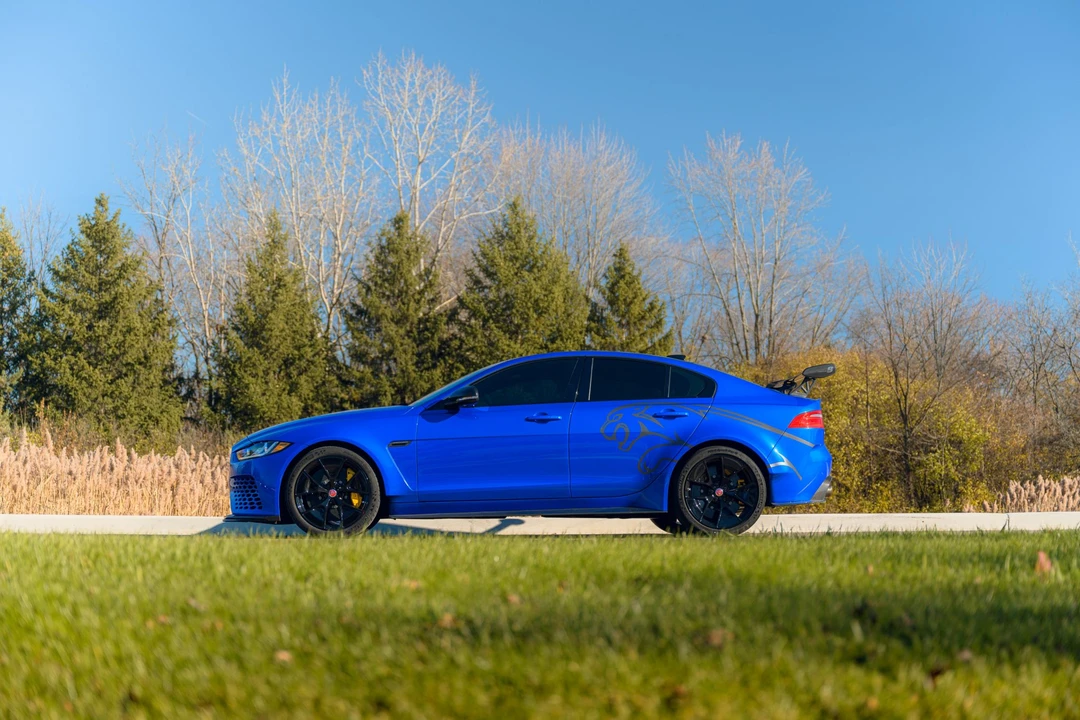 2019 Jaguar XE - Image 18 of 31