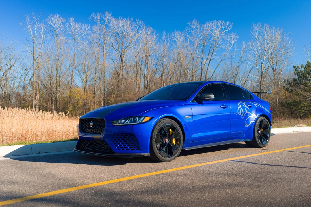 2019 Jaguar XE - Image 21 of 31