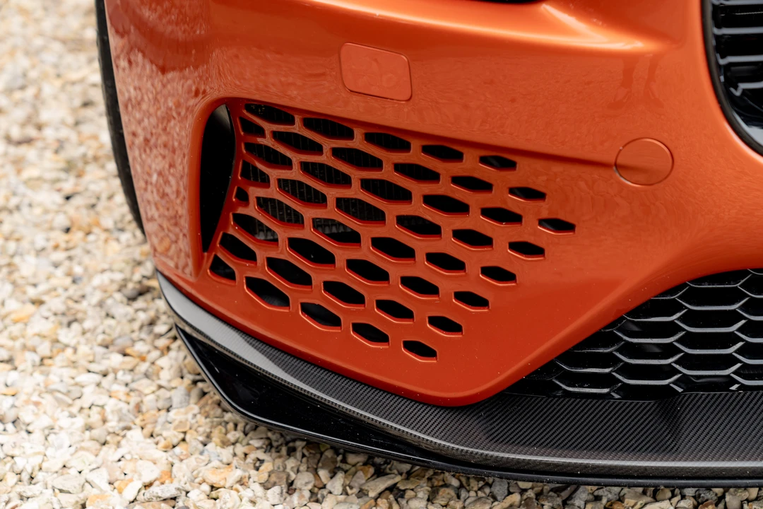 2019 Jaguar XE - Image 16 of 31