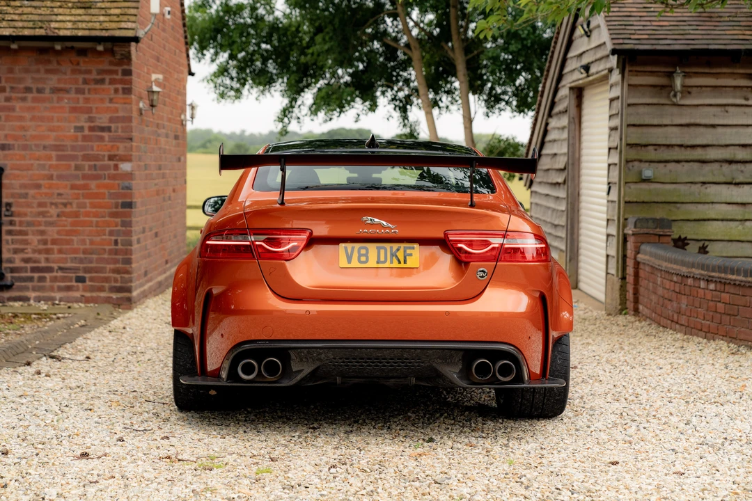 2019 Jaguar XE - Image 6 of 31
