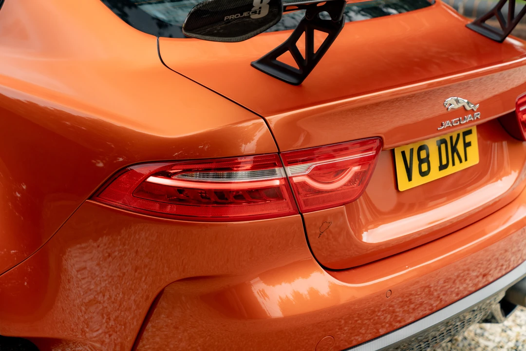 2019 Jaguar XE - Image 27 of 31
