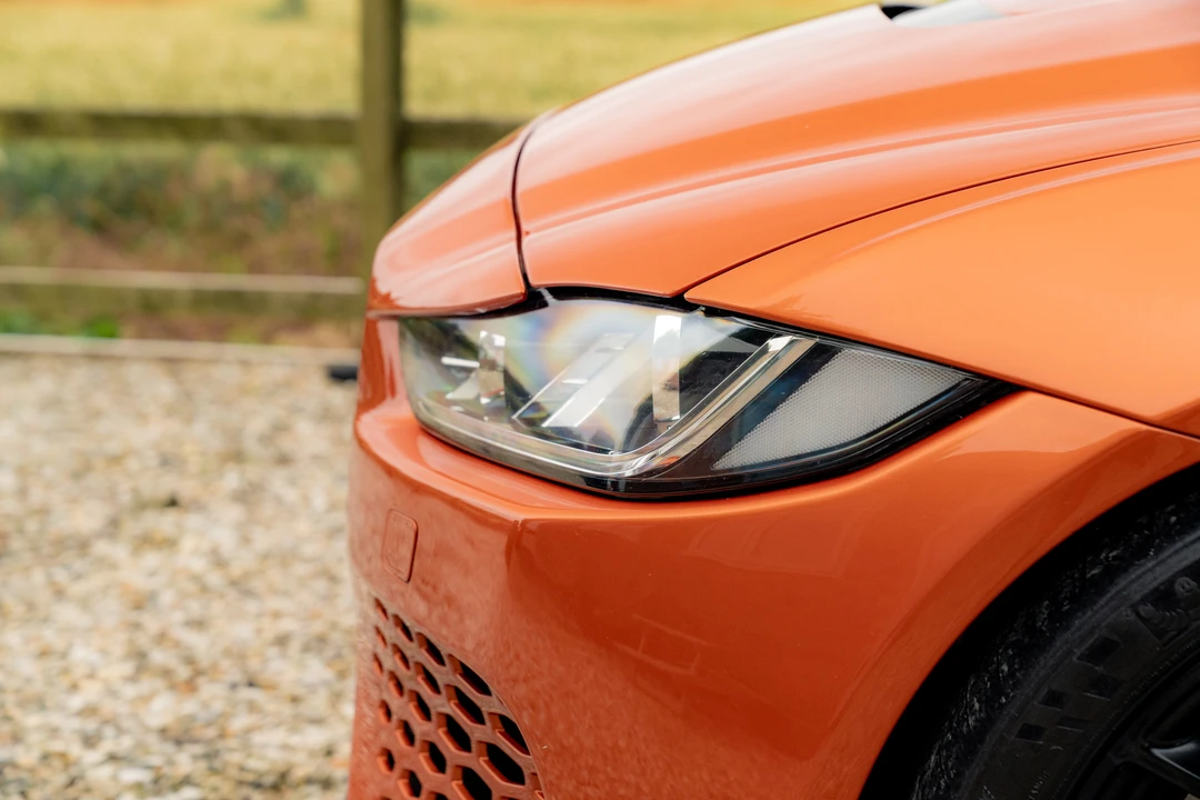 2019 Jaguar XE - Image 24 of 31
