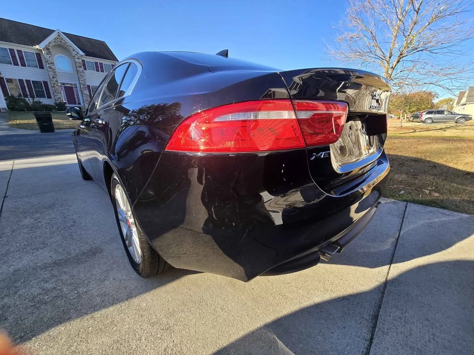 2019 Jaguar XE - Image 16 of 20