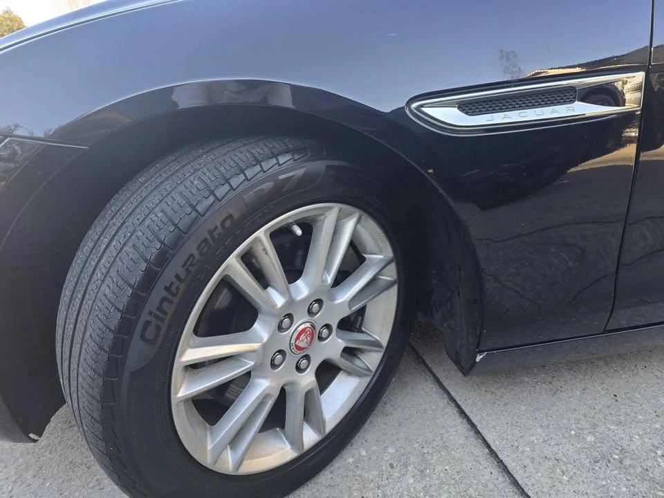 2019 Jaguar XE - Image 13 of 20