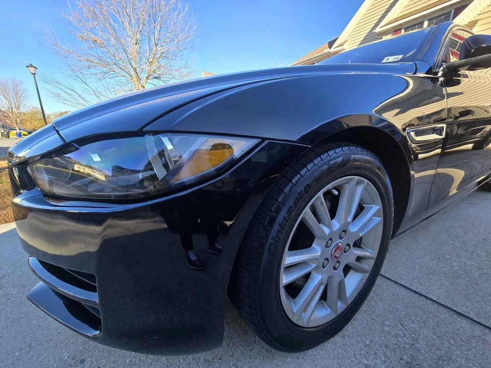 2019 Jaguar XE - Image 17 of 20