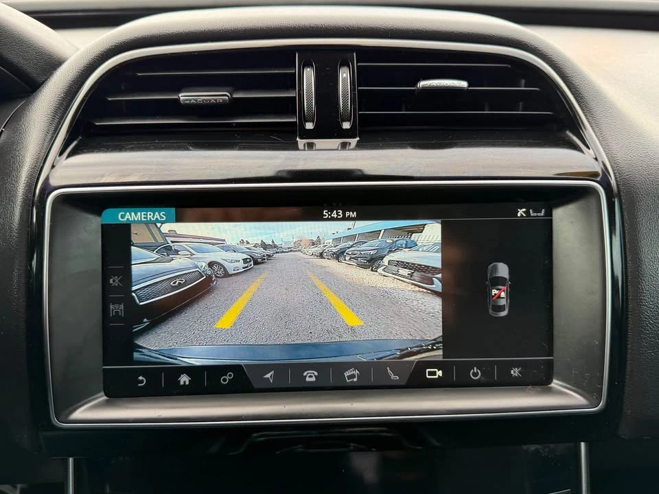 2019 Jaguar XE - Image 19 of 20