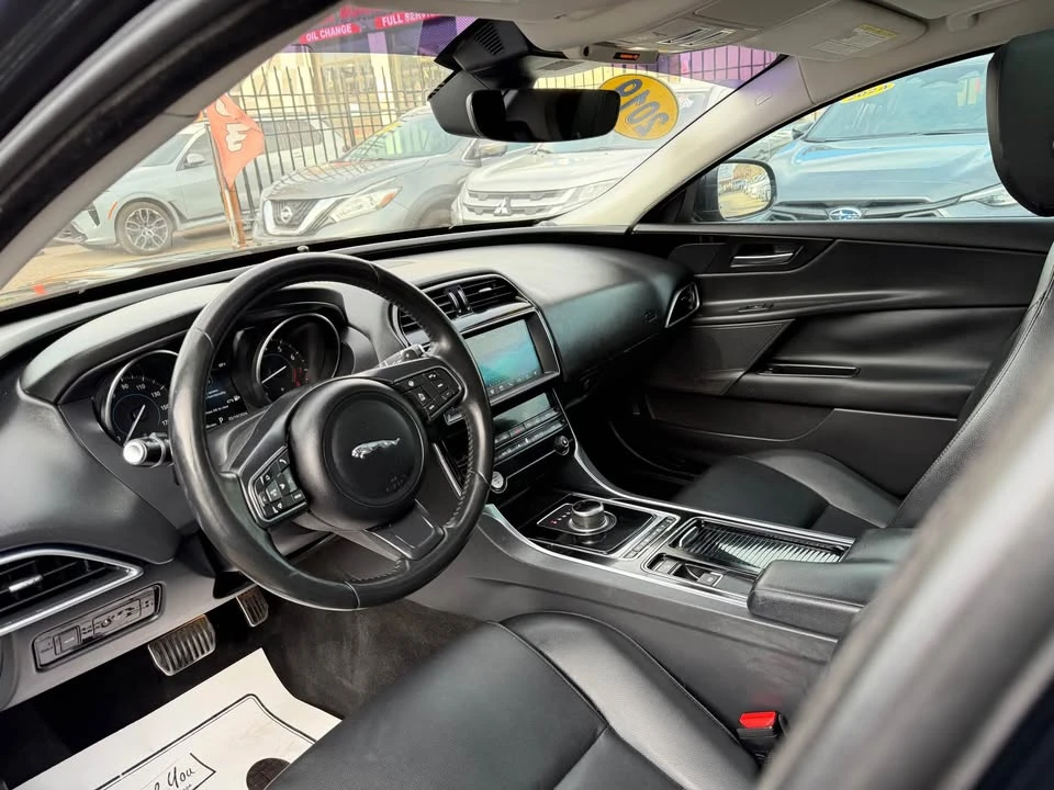 2019 Jaguar XE - Image 16 of 20