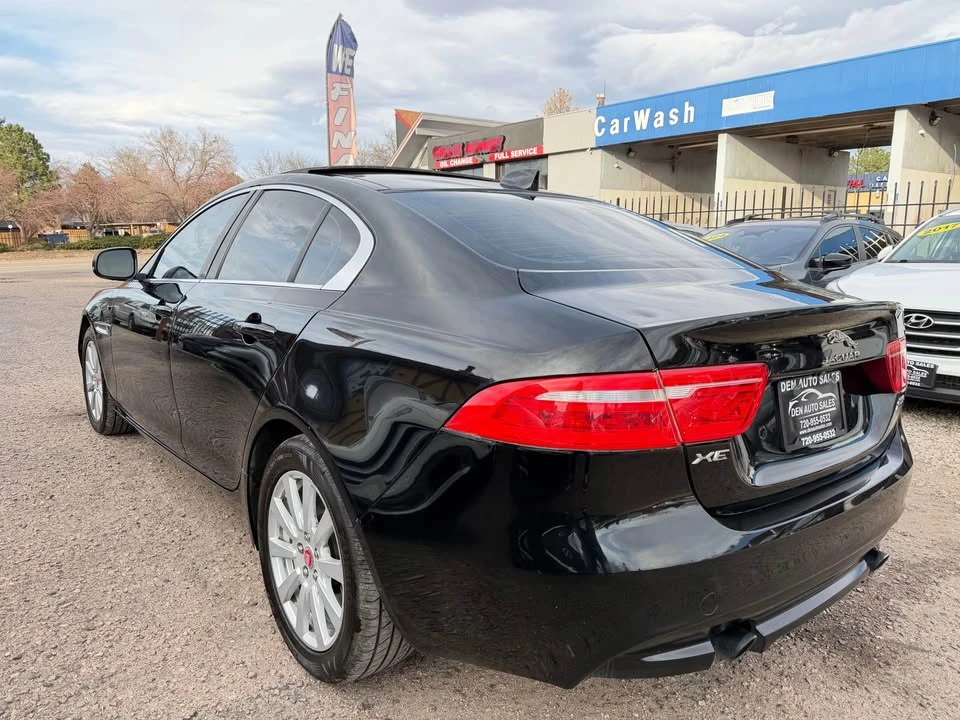 2019 Jaguar XE - Image 7 of 20