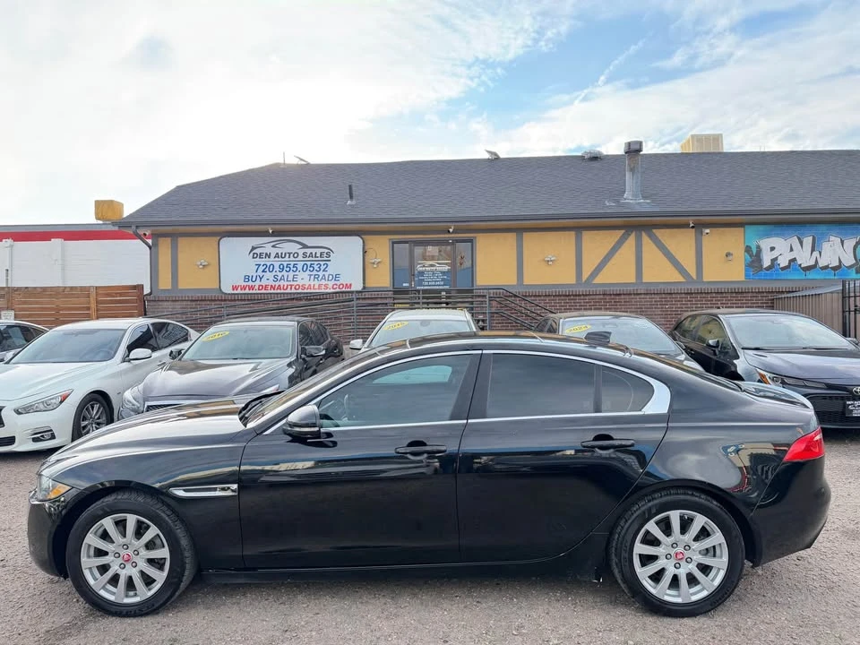 2019 Jaguar XE - Image 8 of 20