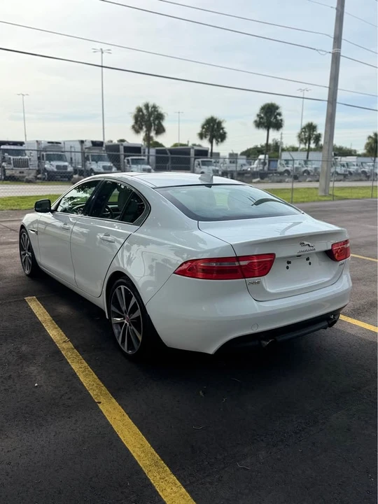 2019 Jaguar XE - Image 6 of 15