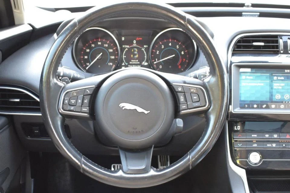 2019 Jaguar XE - Image 13 of 18