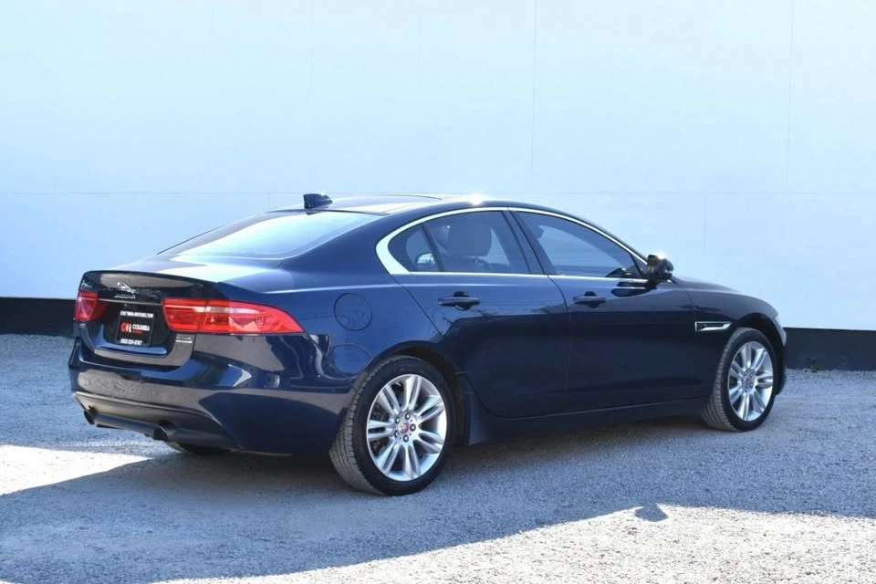 2019 Jaguar XE - Image 5 of 18