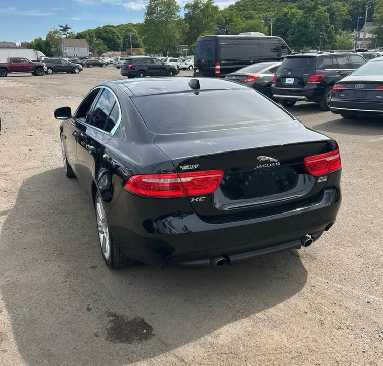 2019 Jaguar XE - Image 2 of 12