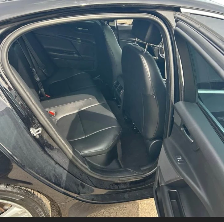 2019 Jaguar XE - Image 8 of 12