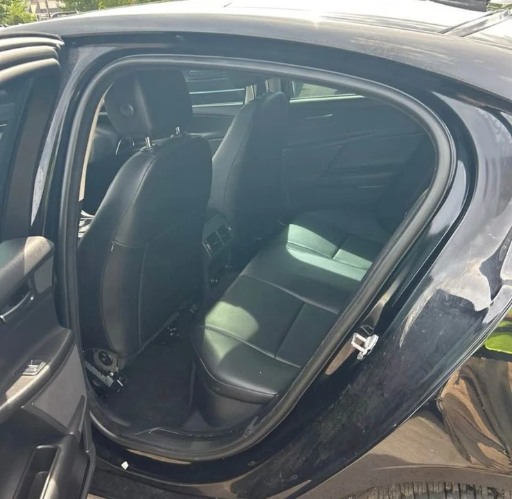 2019 Jaguar XE - Image 7 of 12