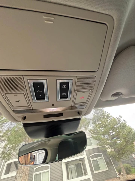 2019 Jaguar XE - Image 13 of 20