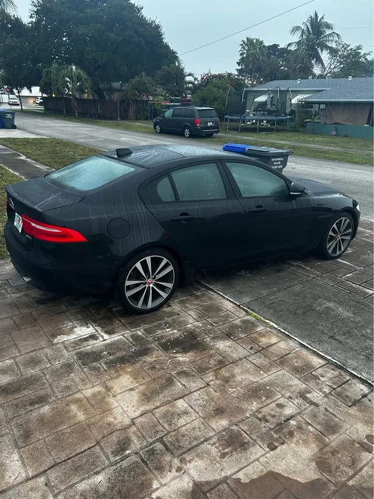 2019 Jaguar XE - Image 3 of 5