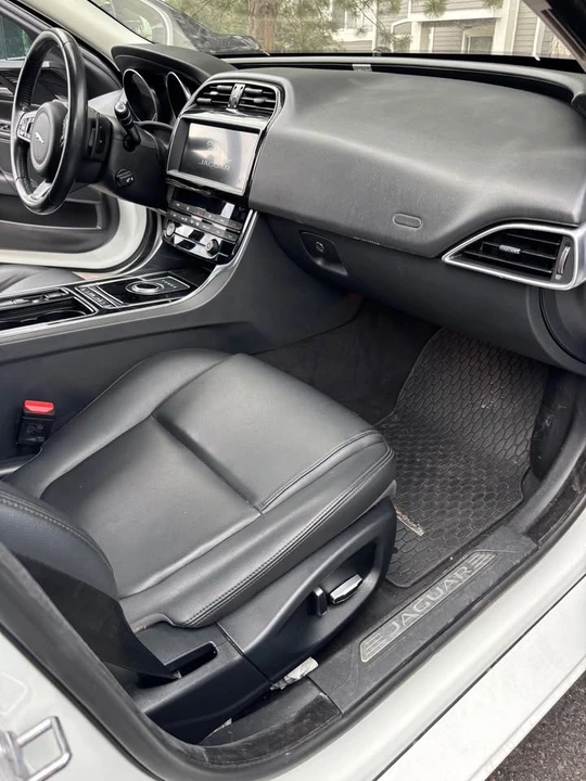 2019 Jaguar XE - Image 20 of 20