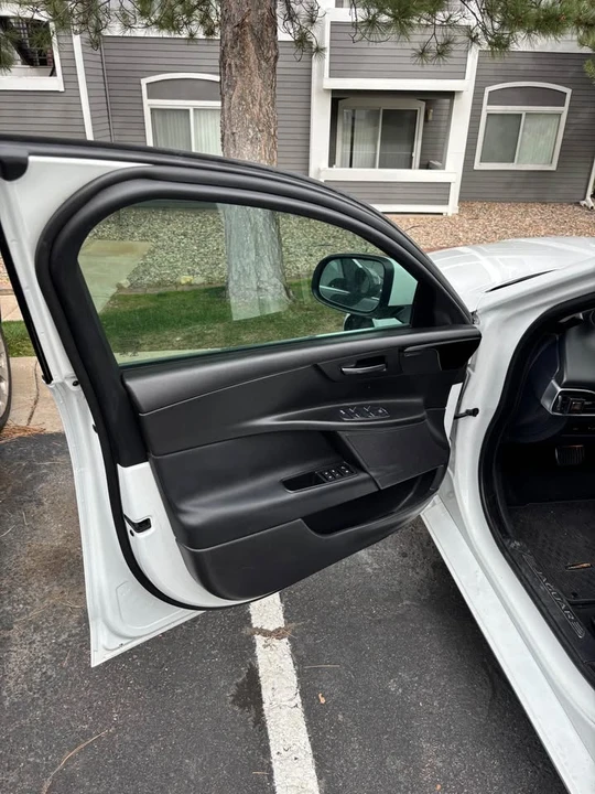 2019 Jaguar XE - Image 10 of 20