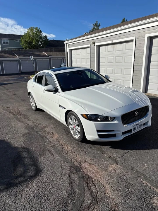2019 Jaguar XE - Image 2 of 20